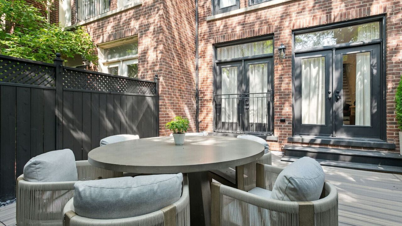 Photo of Outdoor in Yorkville