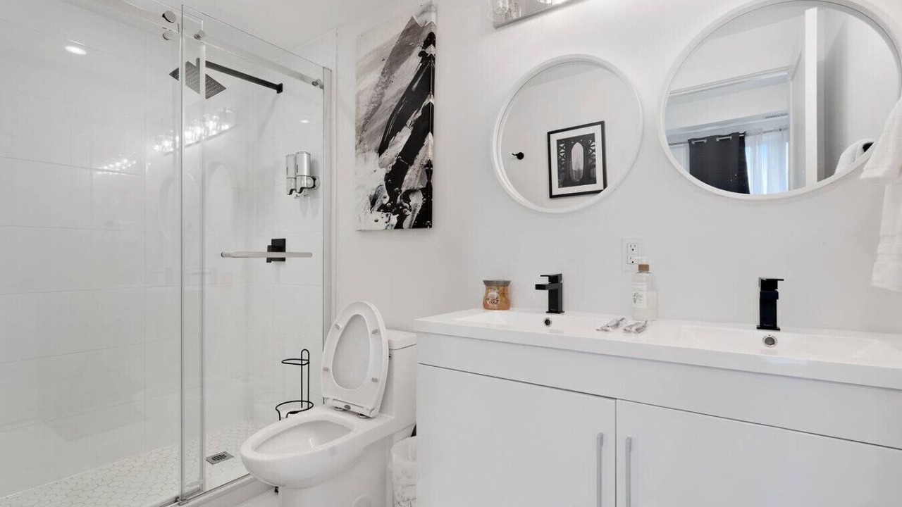 Photo of Bathroom in Niagara Falls
