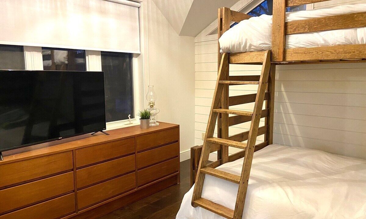 Photo of Bedroom in Washago