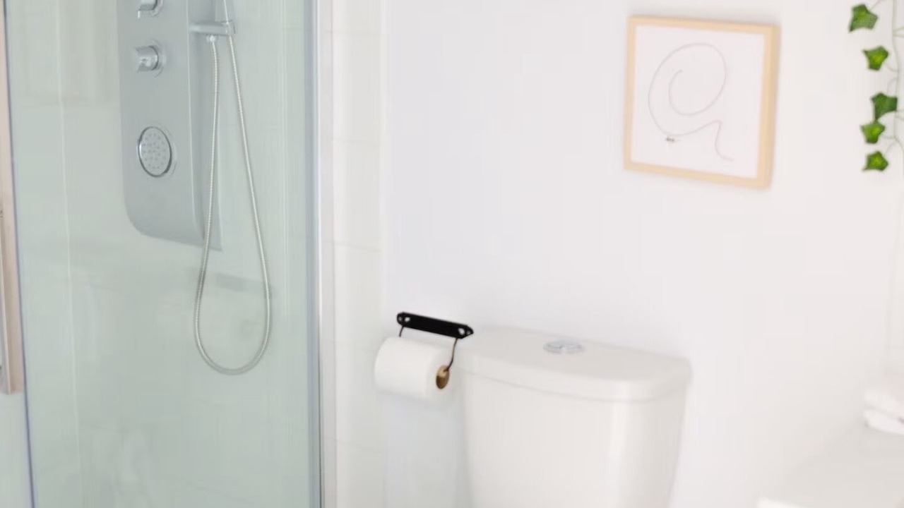 Photo of Bathroom in La Petite-Patrie