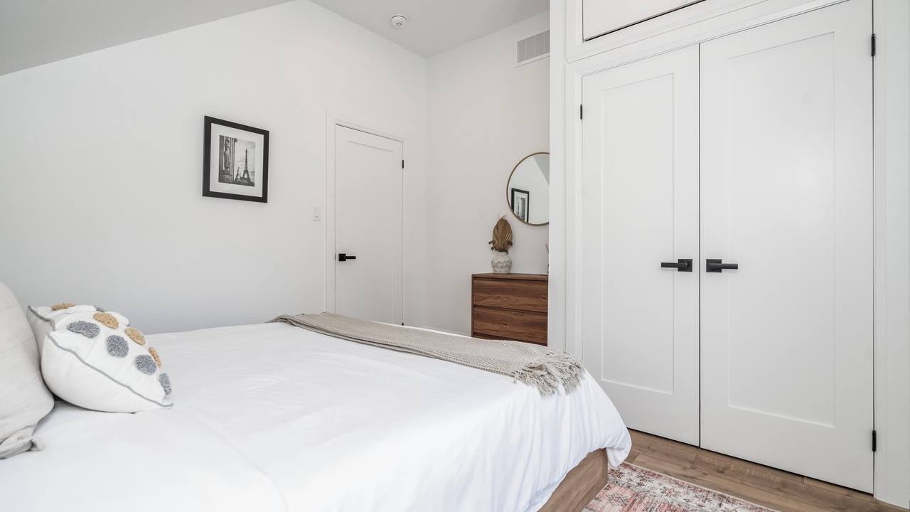 Photo of Bedroom in Cumberland Beach