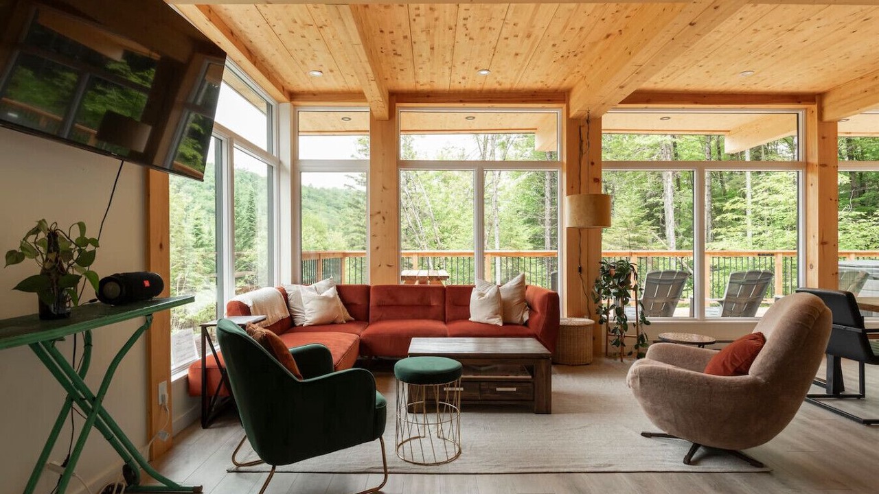 Photo of Livingroom in St-Adolphe-d'Howard