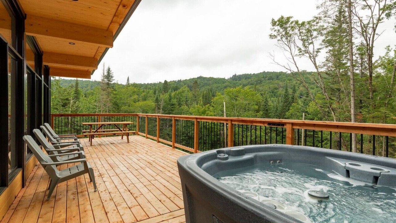 Photo of Patio Balcony in St-Adolphe-d'Howard