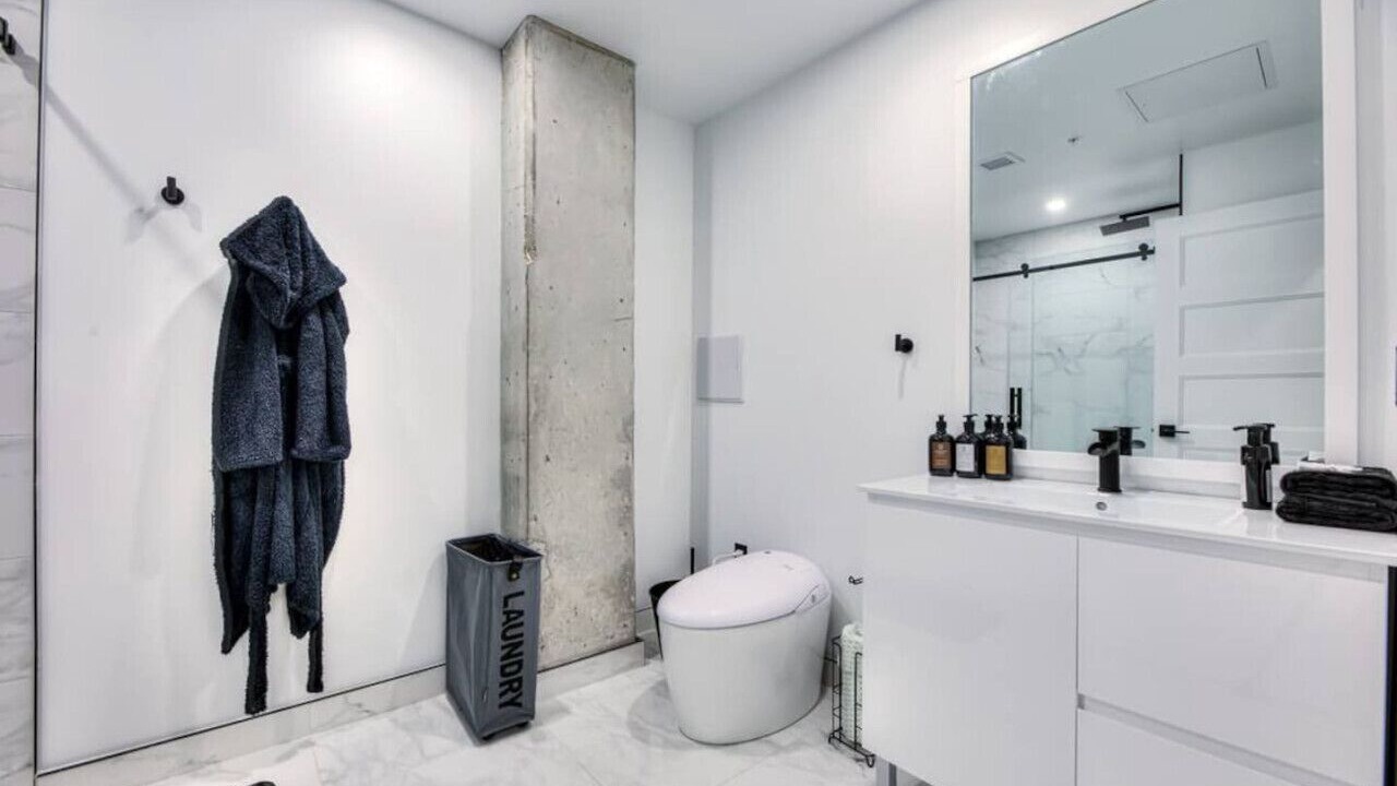 Photo of Bathroom in Cite Multimedia