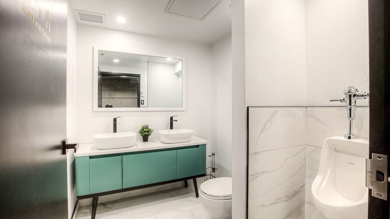 Photo of Bathroom in Cite Multimedia