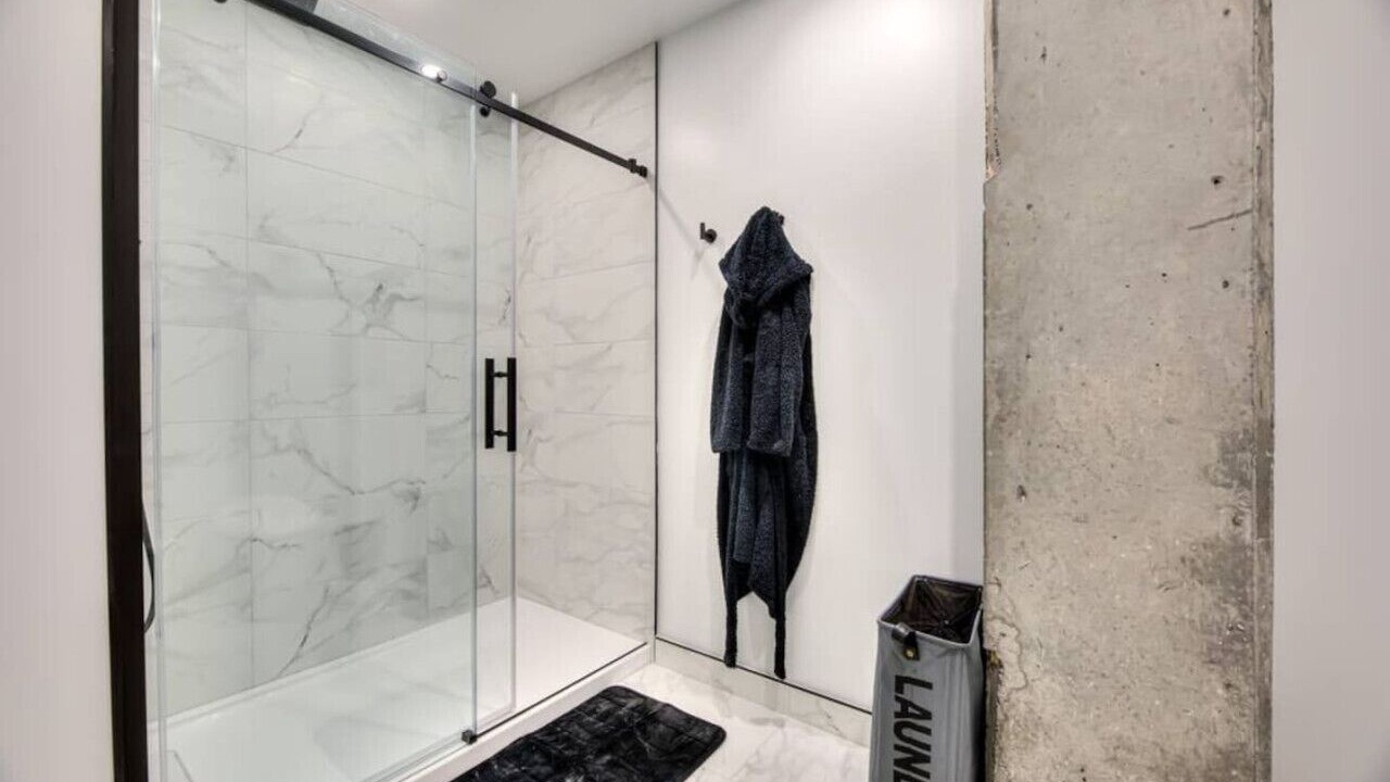 Photo of Bathroom in Cite Multimedia
