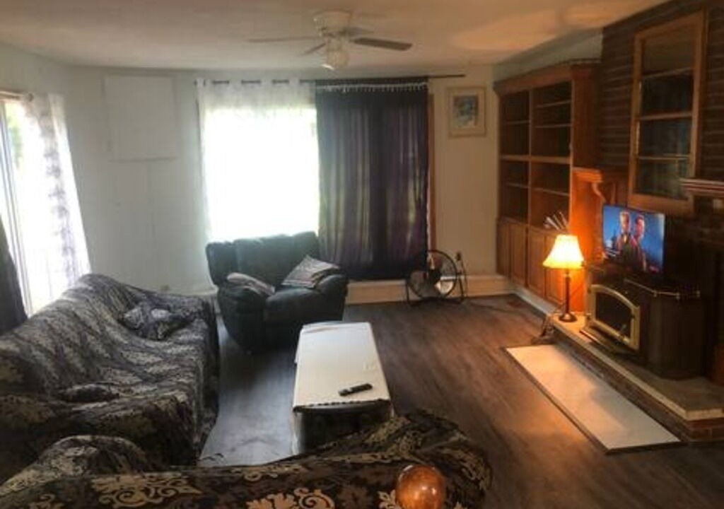 Photo of Livingroom in Colborne
