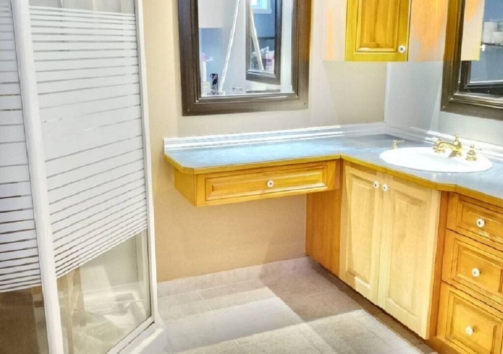 Photo of Bathroom in Rock Forest