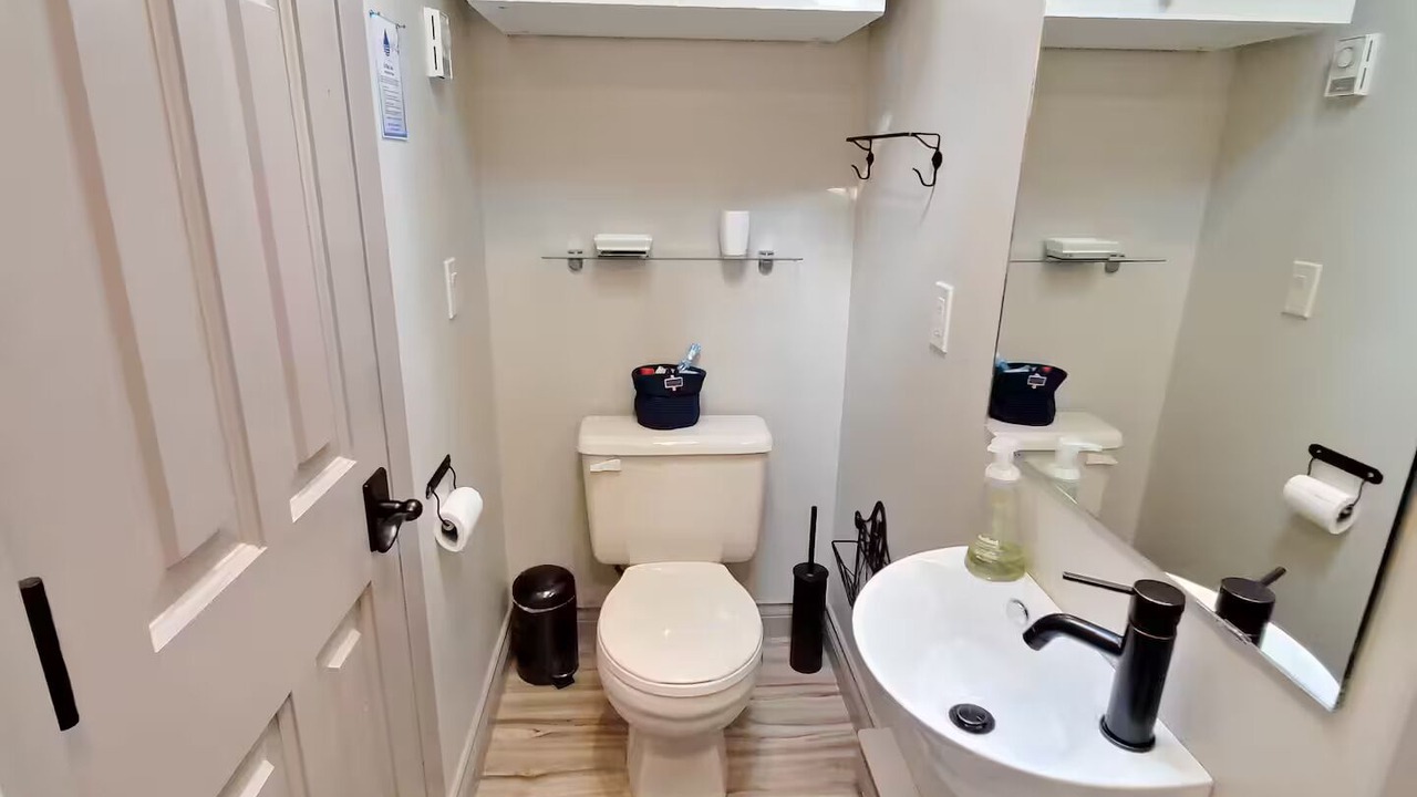 Photo of Bathroom in Gulf Islands