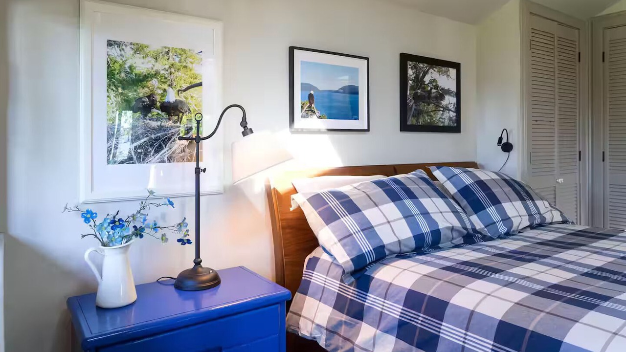 Photo of Bedroom in Gulf Islands