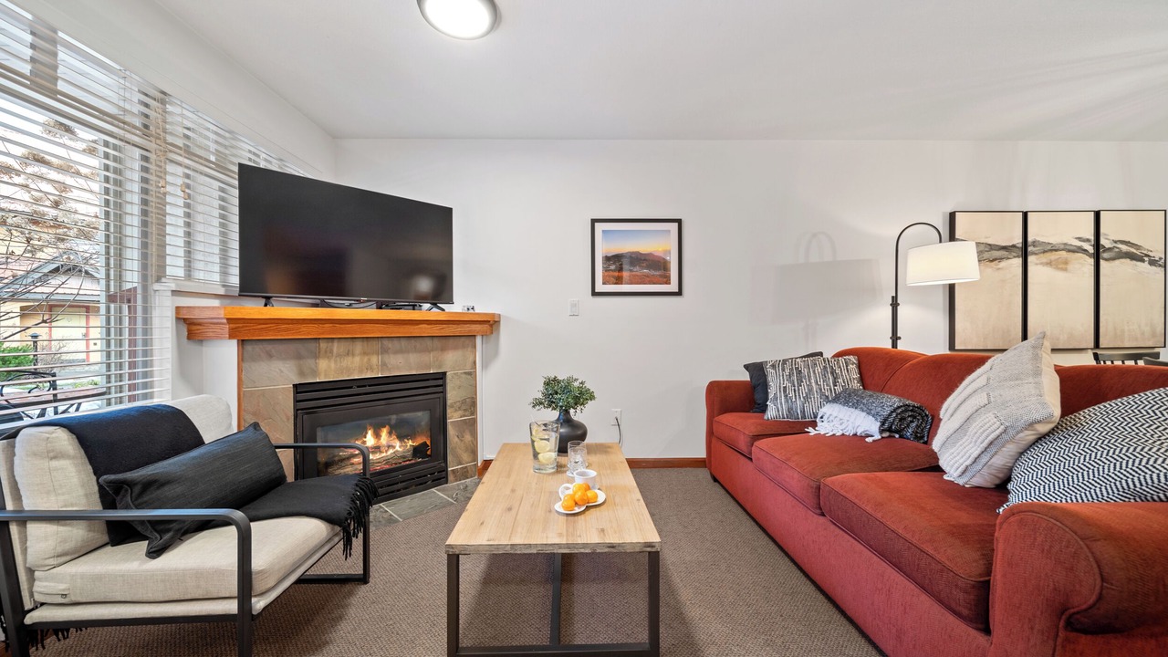 Photo of Livingroom in Whistler Cay Heights