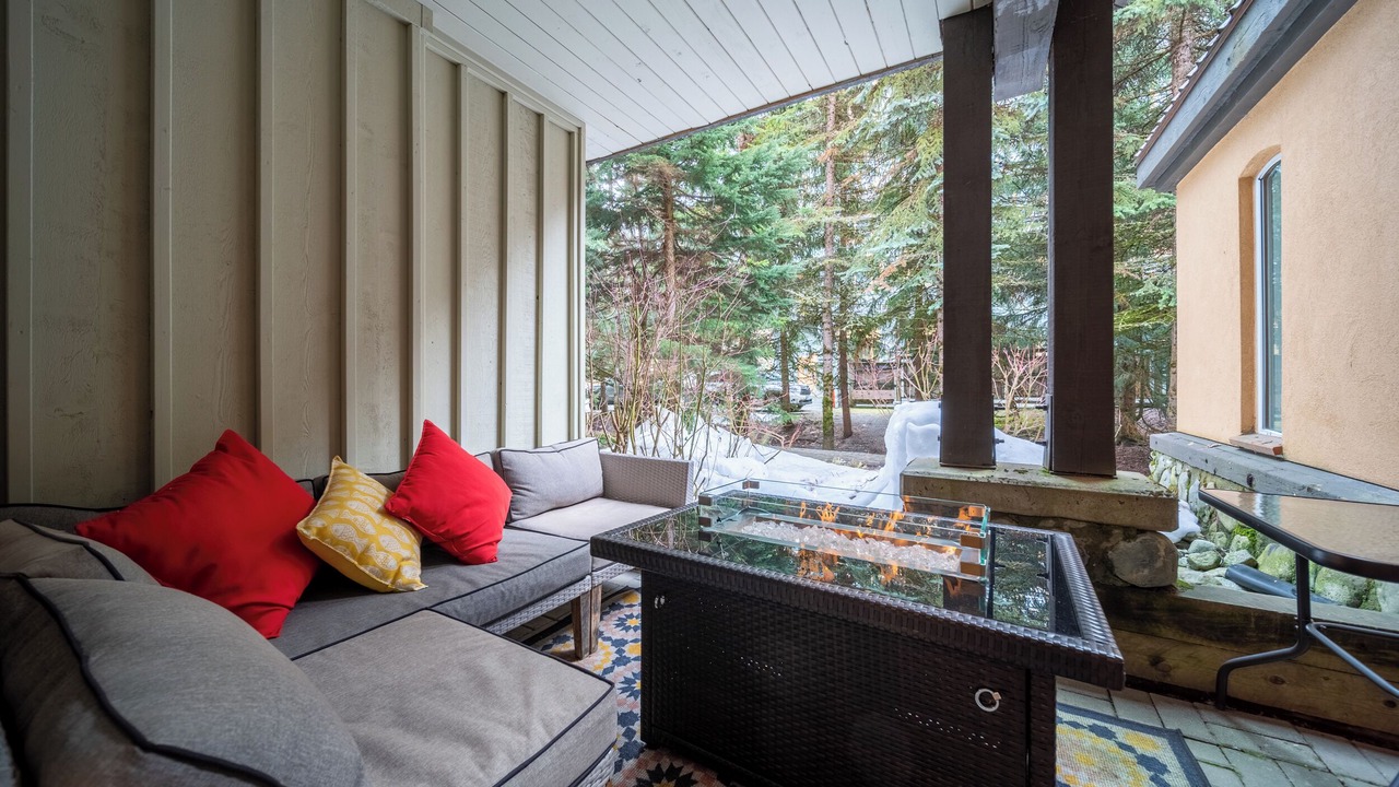 Photo of Livingroom in Whistler Cay Heights