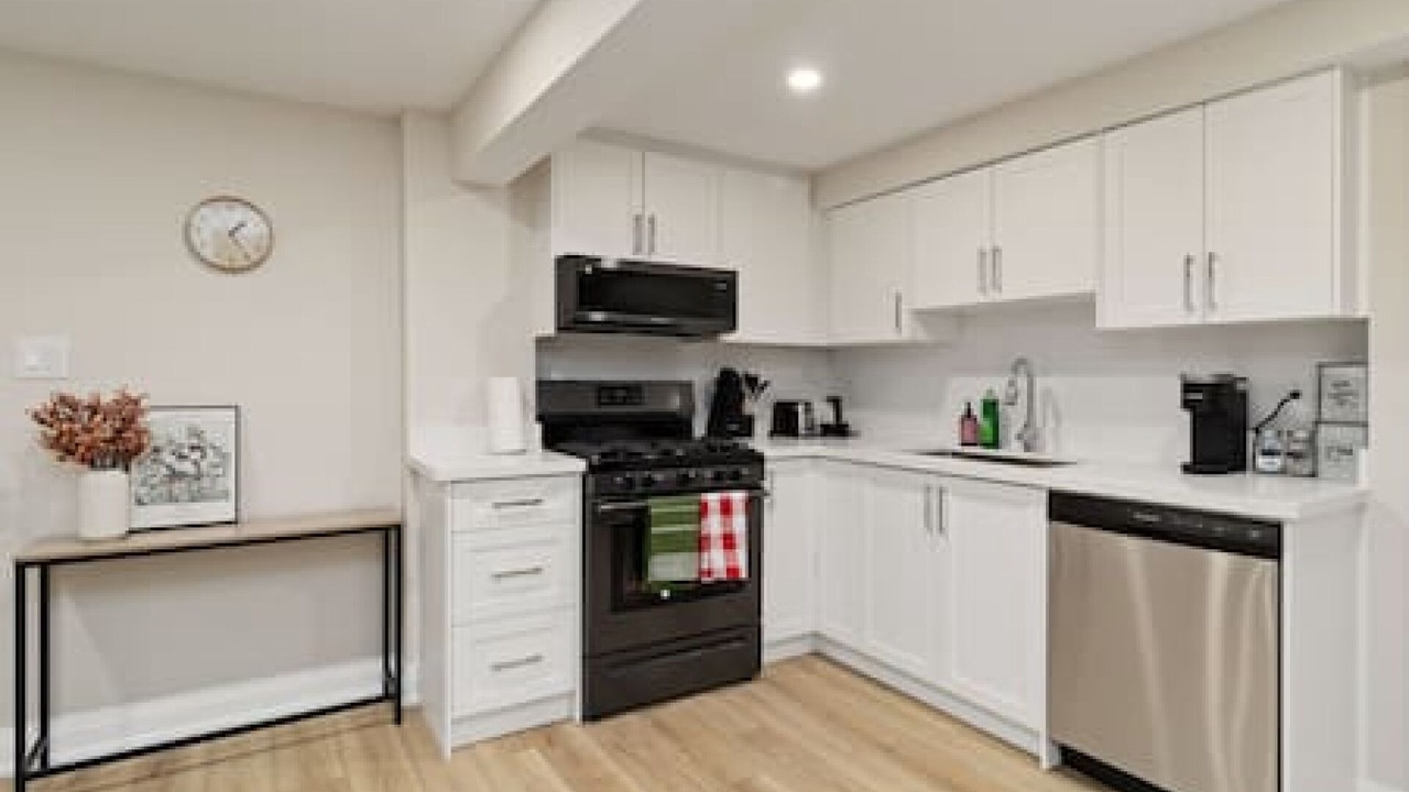 Photo of Kitchen in Clarkson-Lorne Park