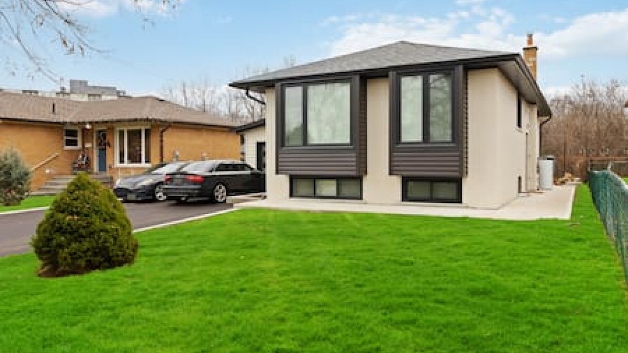 Photo of Outdoor in Clarkson-Lorne Park