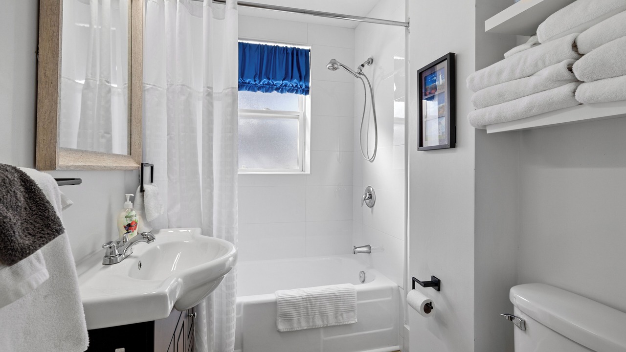 Photo of Bathroom in Queens Square