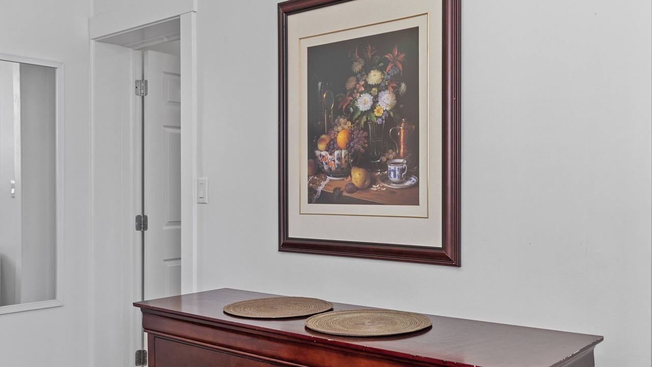 Photo of Bedroom in Queens Square