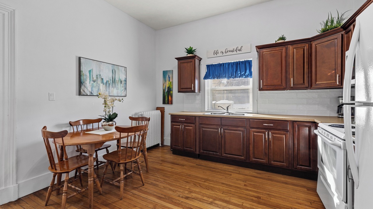 Photo of Kitchen in Queens Square