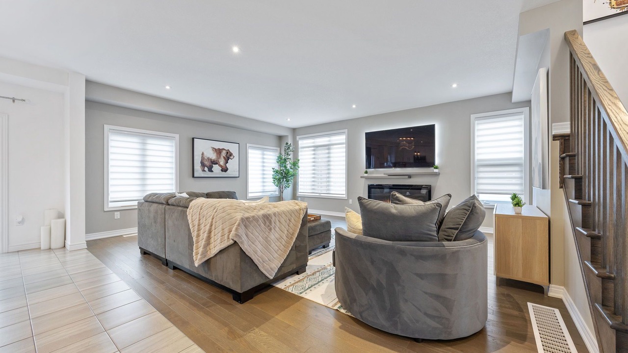 Photo of Livingroom in Stoney Creek