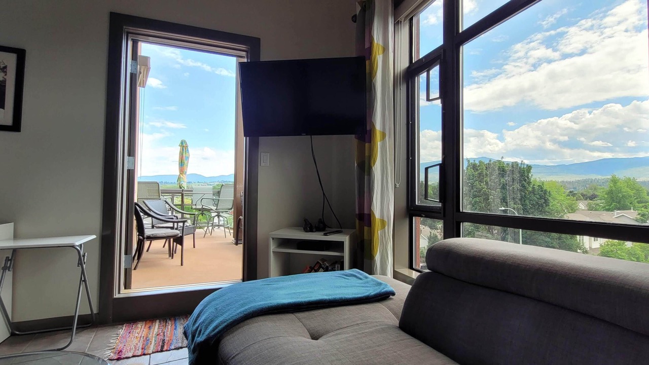 Photo of Livingroom in South Pandosy