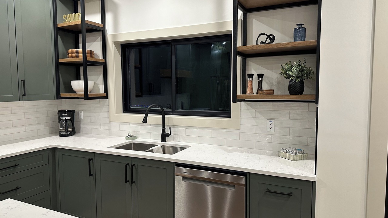 Photo of Kitchen in Okanagan-Similkameen