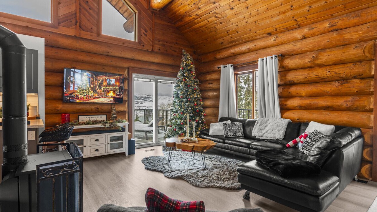 Photo of Livingroom in Vernon