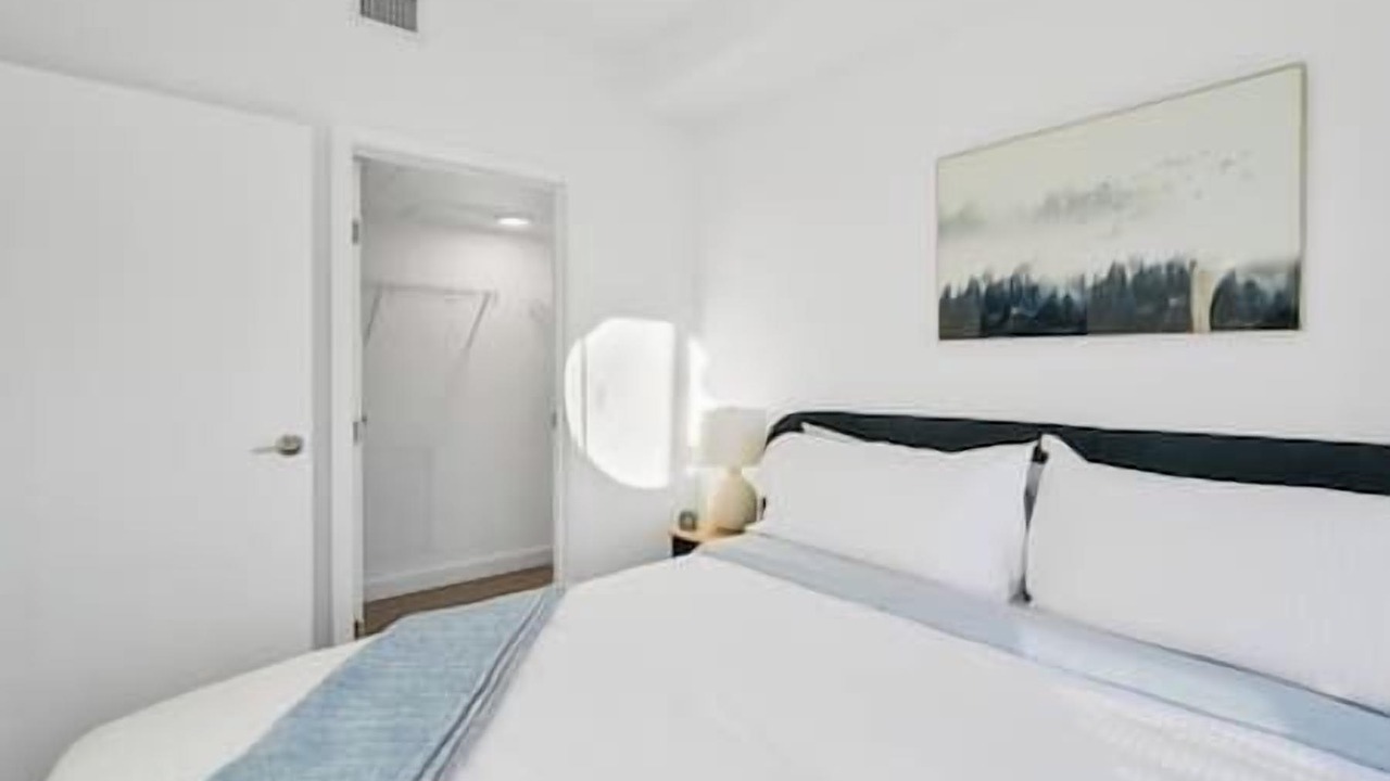 Photo of Bedroom in Crescent Heights