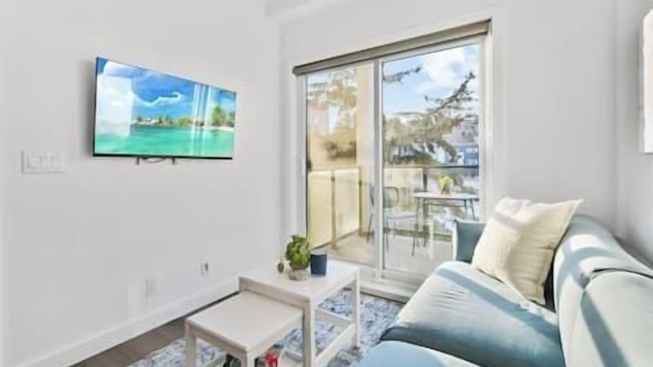 Photo of Livingroom in Crescent Heights