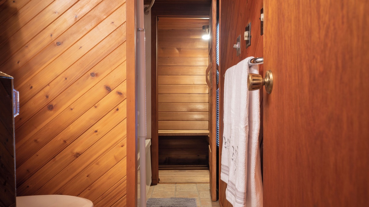 Photo of Bathroom in Mayfield