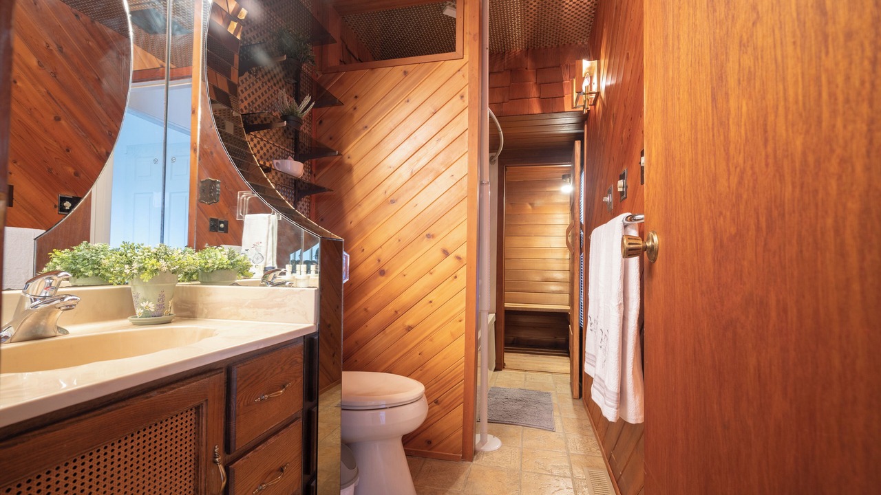 Photo of Bathroom in Mayfield