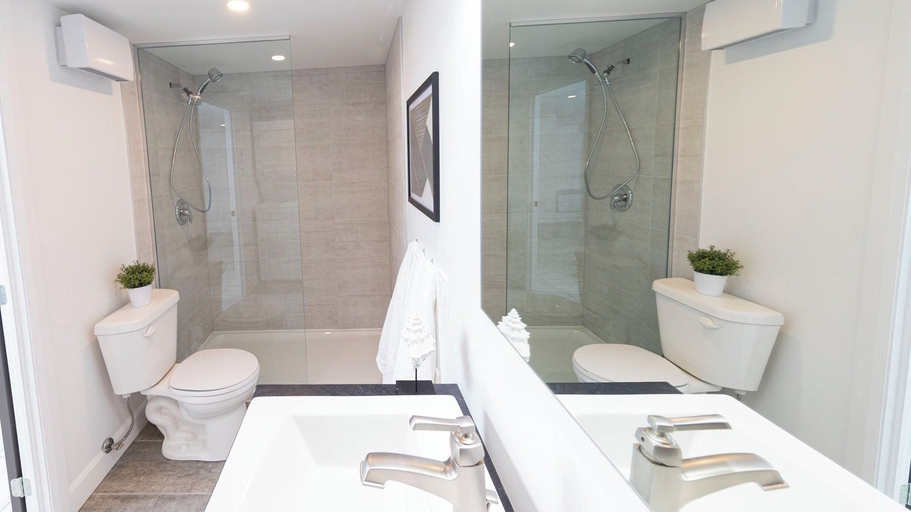 Photo of Bathroom in Saint-Pierre-de-l'lle-d'Orleans
