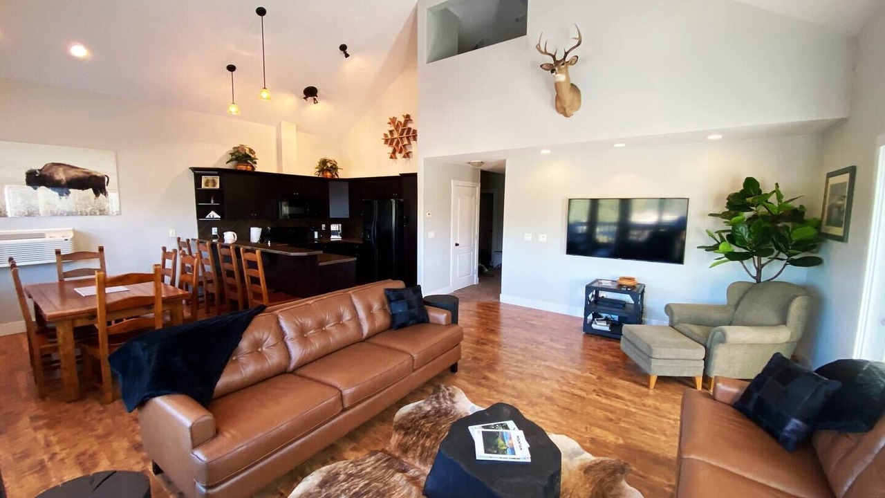 Photo of Livingroom in East Kootenay