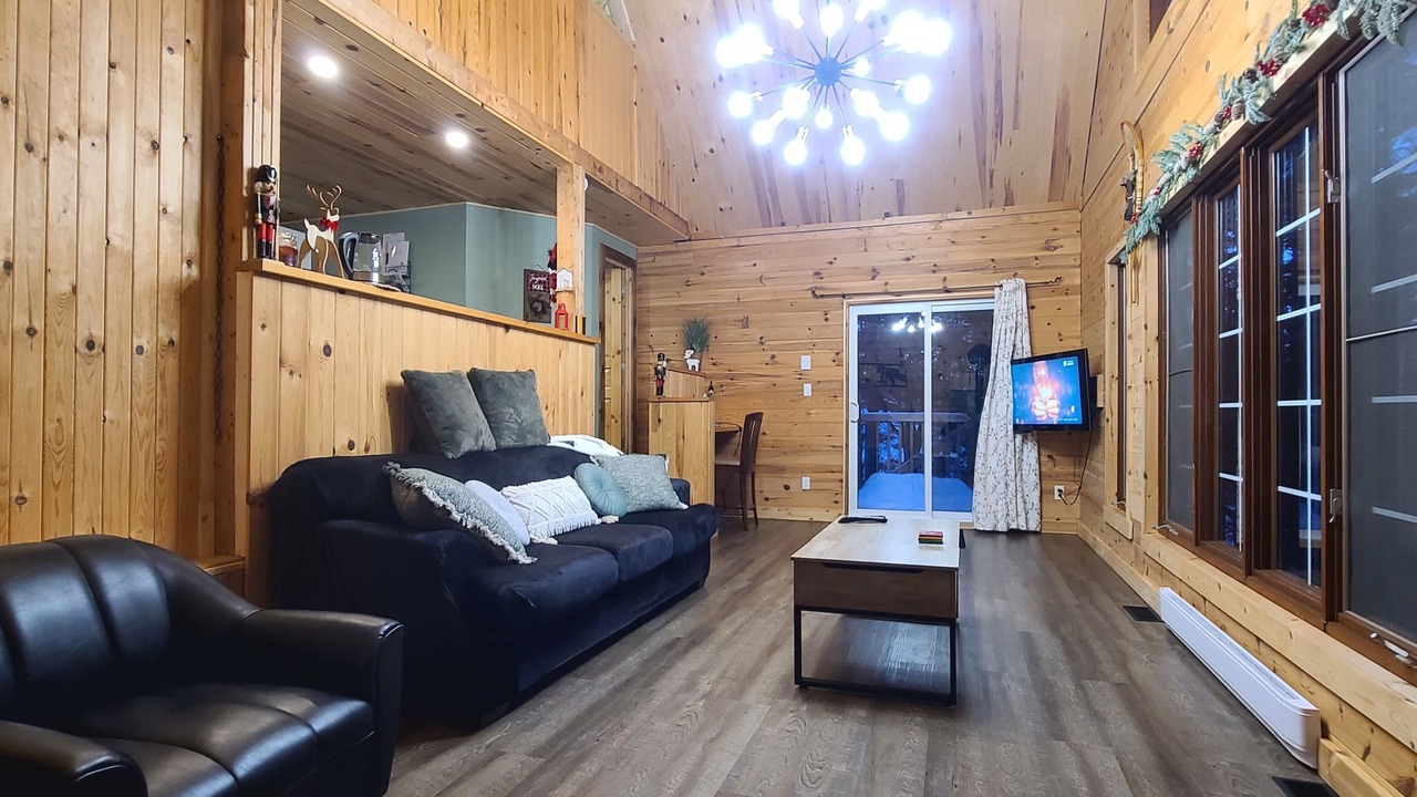 Photo of Livingroom in Notre-Dame-Des-Bois