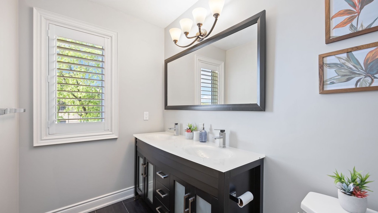Photo of Bathroom in Broadview North