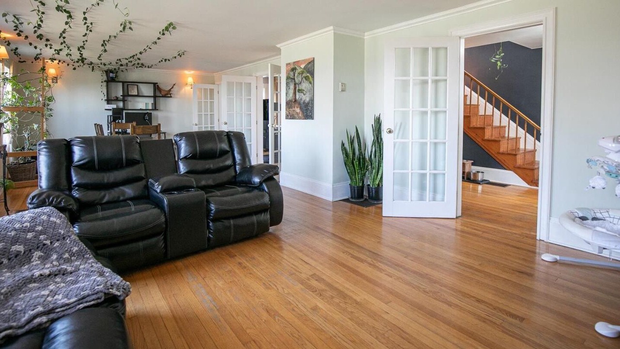 Photo of Livingroom in Amherst