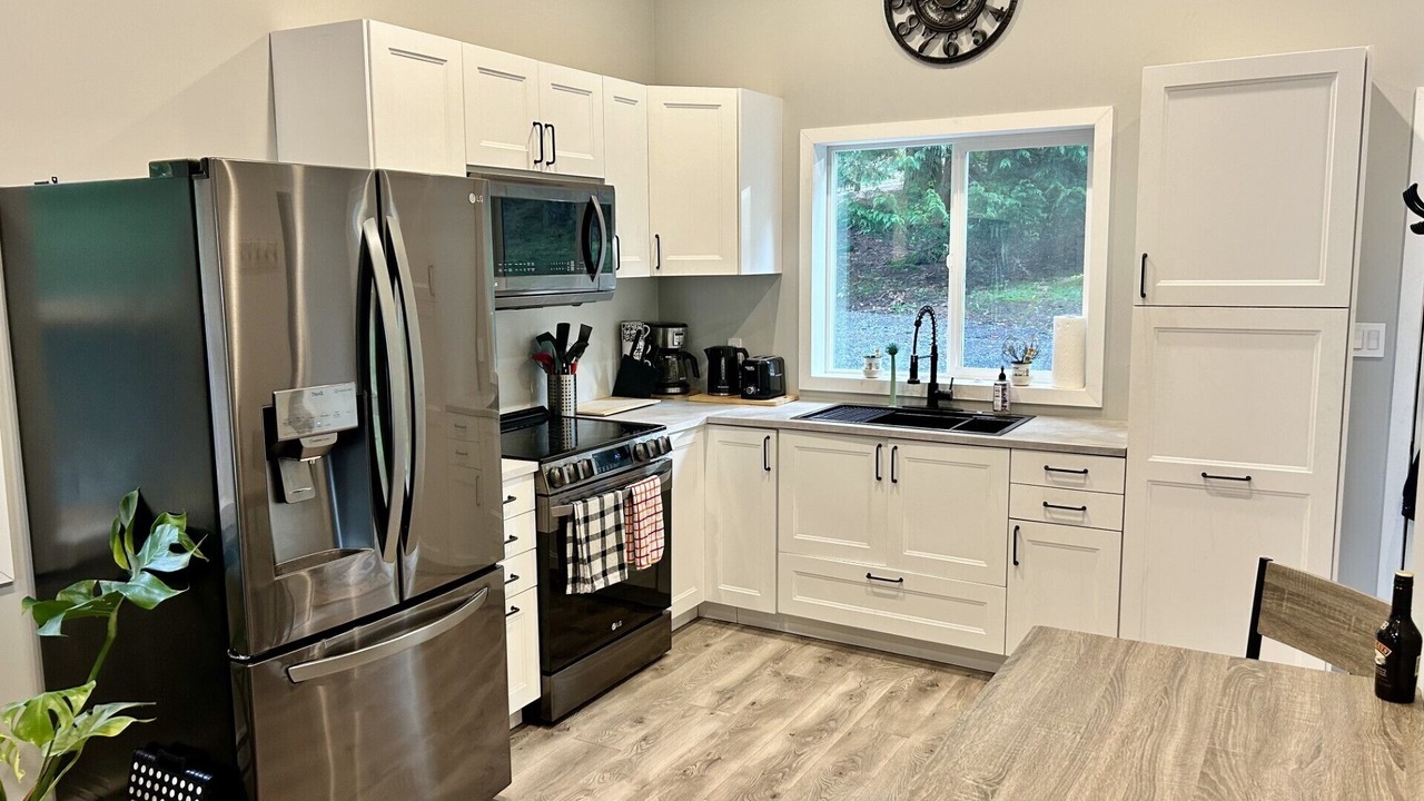 Photo of Kitchen in Juan de Fuca Electoral Area
