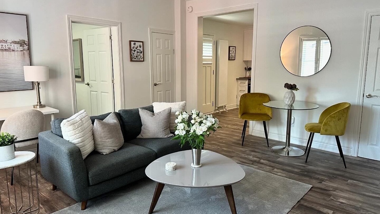 Photo of Livingroom in Downtown