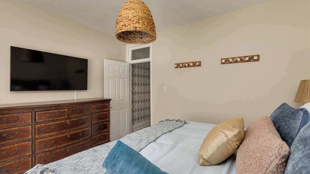Photo of Bedroom in Leslieville