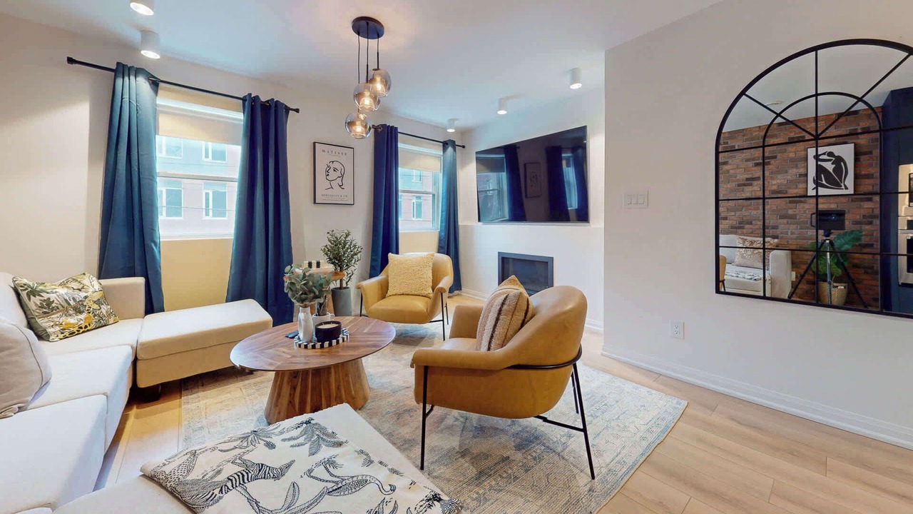 Photo of Livingroom in Leslieville