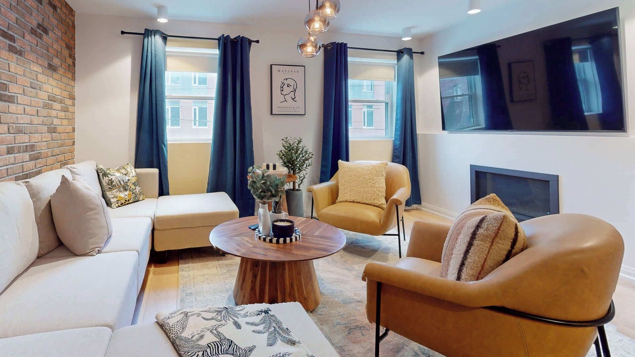 Photo of Livingroom in Leslieville
