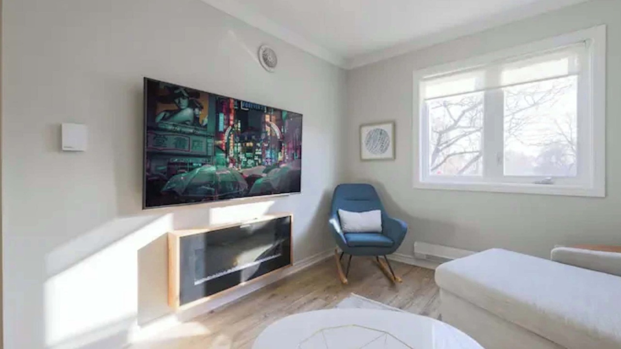 Photo of Livingroom in Leslieville