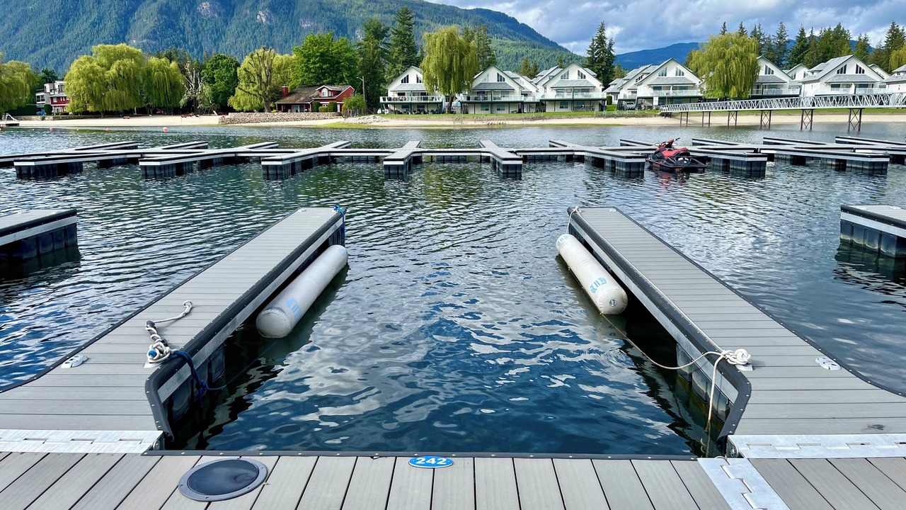 Photo of Others in Sicamous