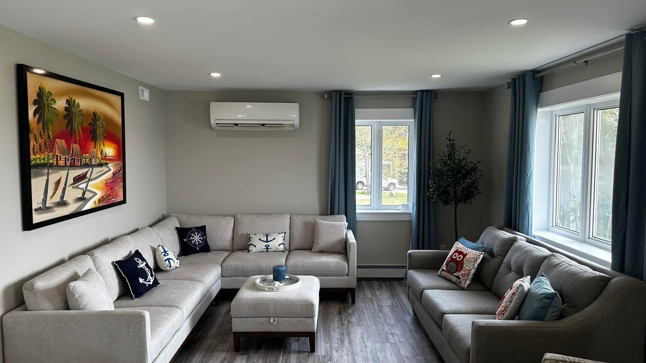 Photo of Livingroom in Montague