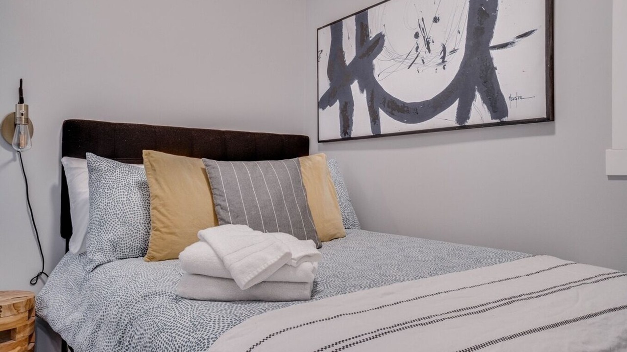 Photo of Bedroom in North Central Edmonton