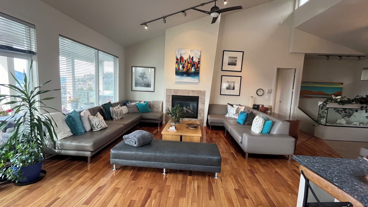 Photo of Livingroom in Okanagan-Similkameen
