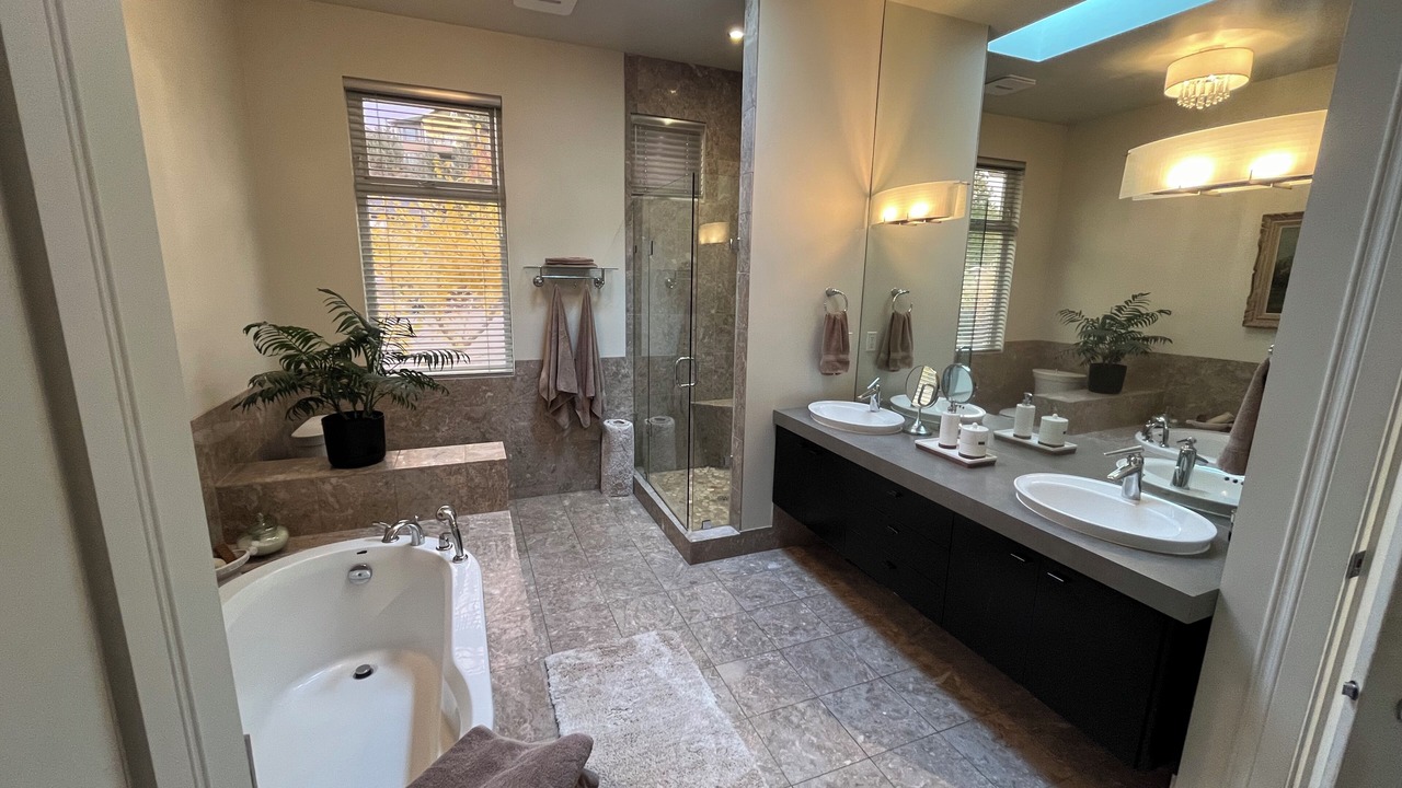 Photo of Bathroom in Okanagan-Similkameen