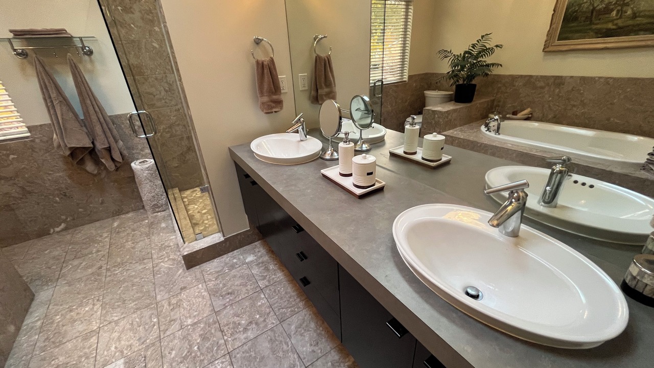 Photo of Bathroom in Okanagan-Similkameen