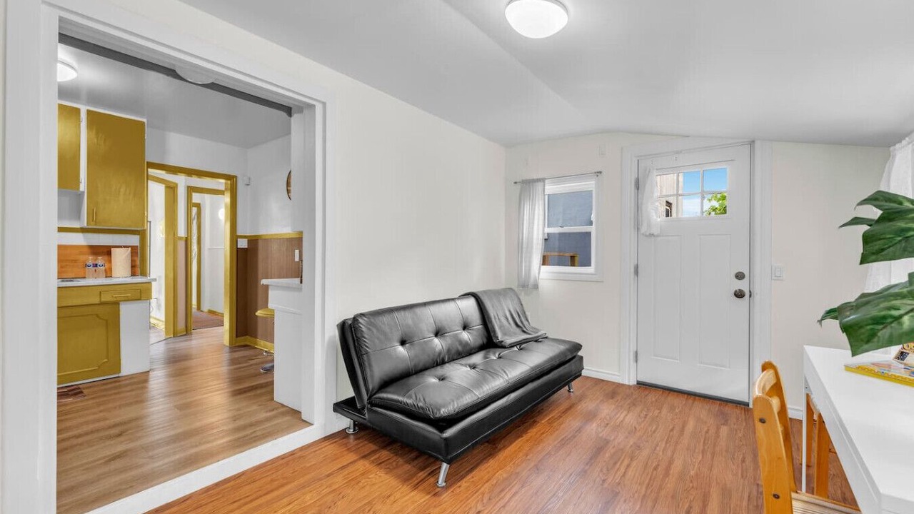 Photo of Livingroom in Niagara Falls