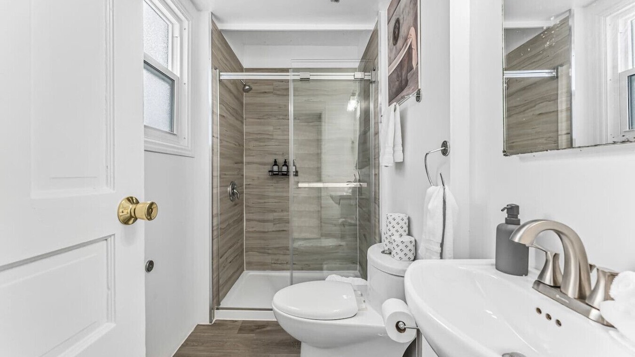 Photo of Bathroom in Niagara Falls