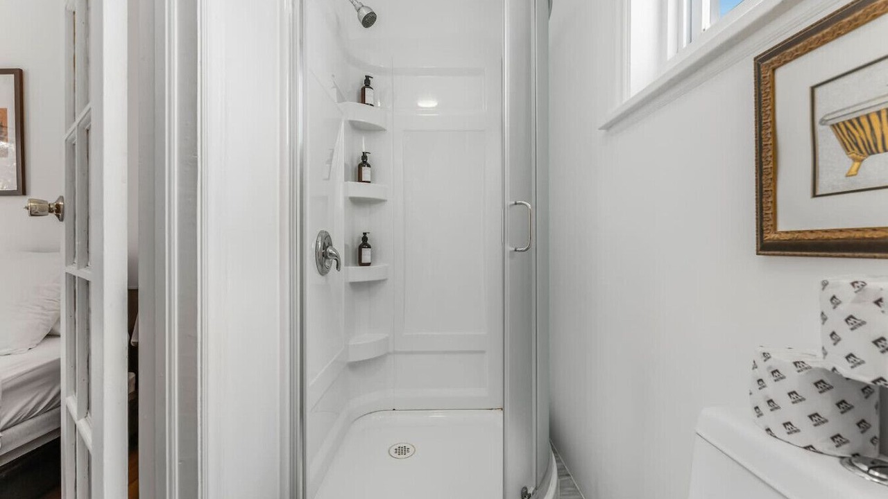 Photo of Bathroom in Niagara Falls