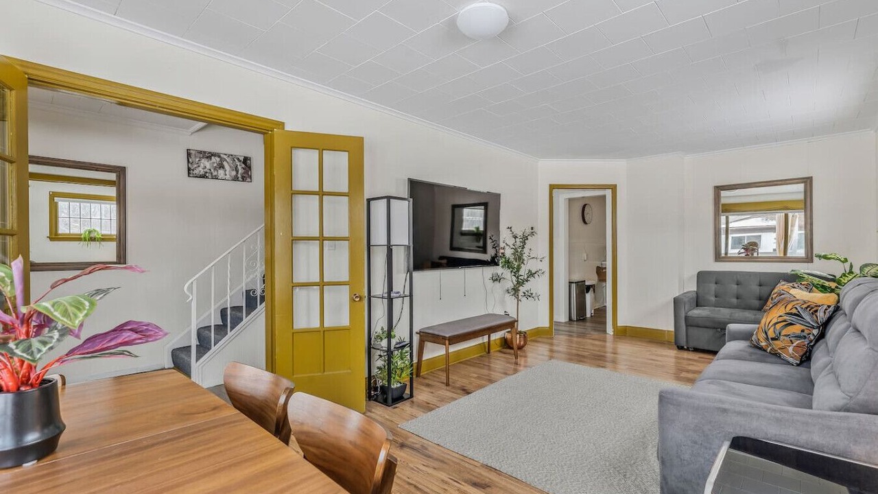 Photo of Livingroom in Niagara Falls